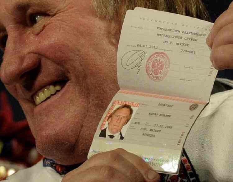 Российский паспорт станет учебником