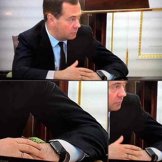 Медведев носит "вражеские" часы